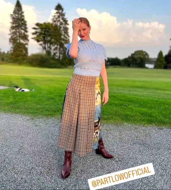 Christina Hendricks posted by Dramatic-Steak4220