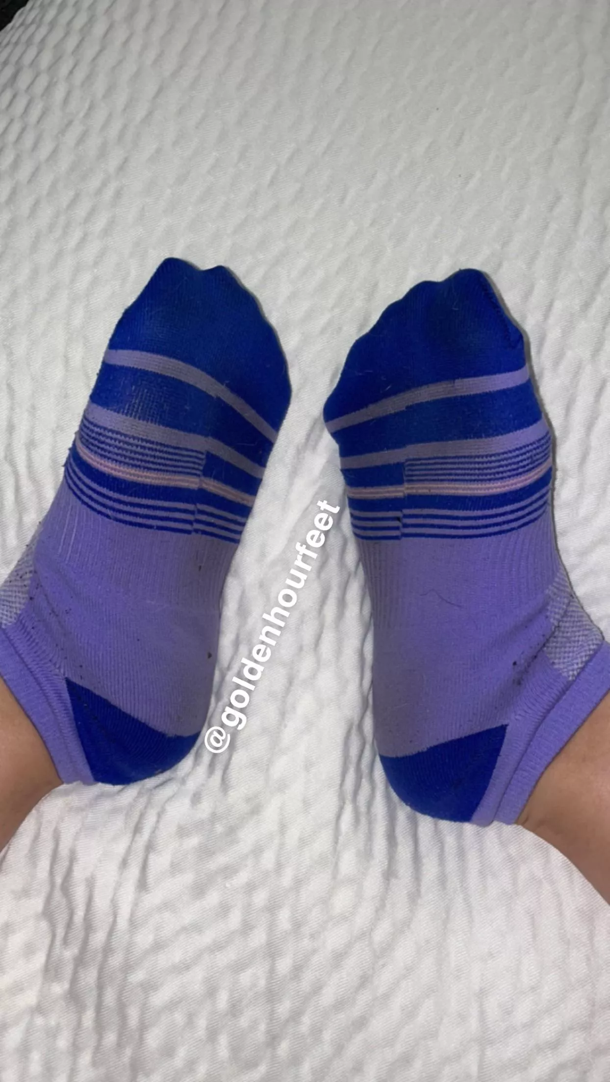 I wore these week long songs for 10+ hours yesterday, driving pretty much all day🥵 [selling] posted by goldenhourfeet