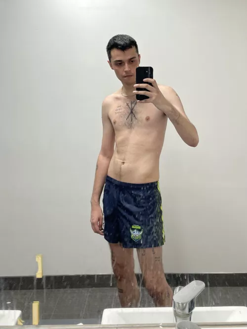 it’s just soap on the mirror I swear 💦 by AusVers94