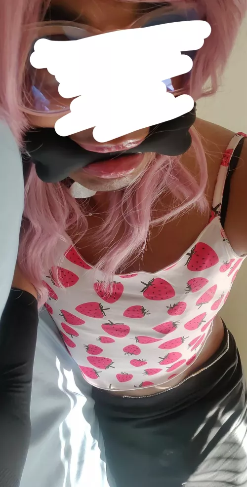 Leave me gagged ? Or take it out and use my mouth. If DMing please mention asl by psskikme