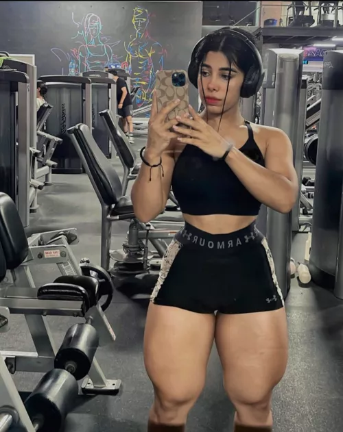 Linnnna._ by NewLineCinema