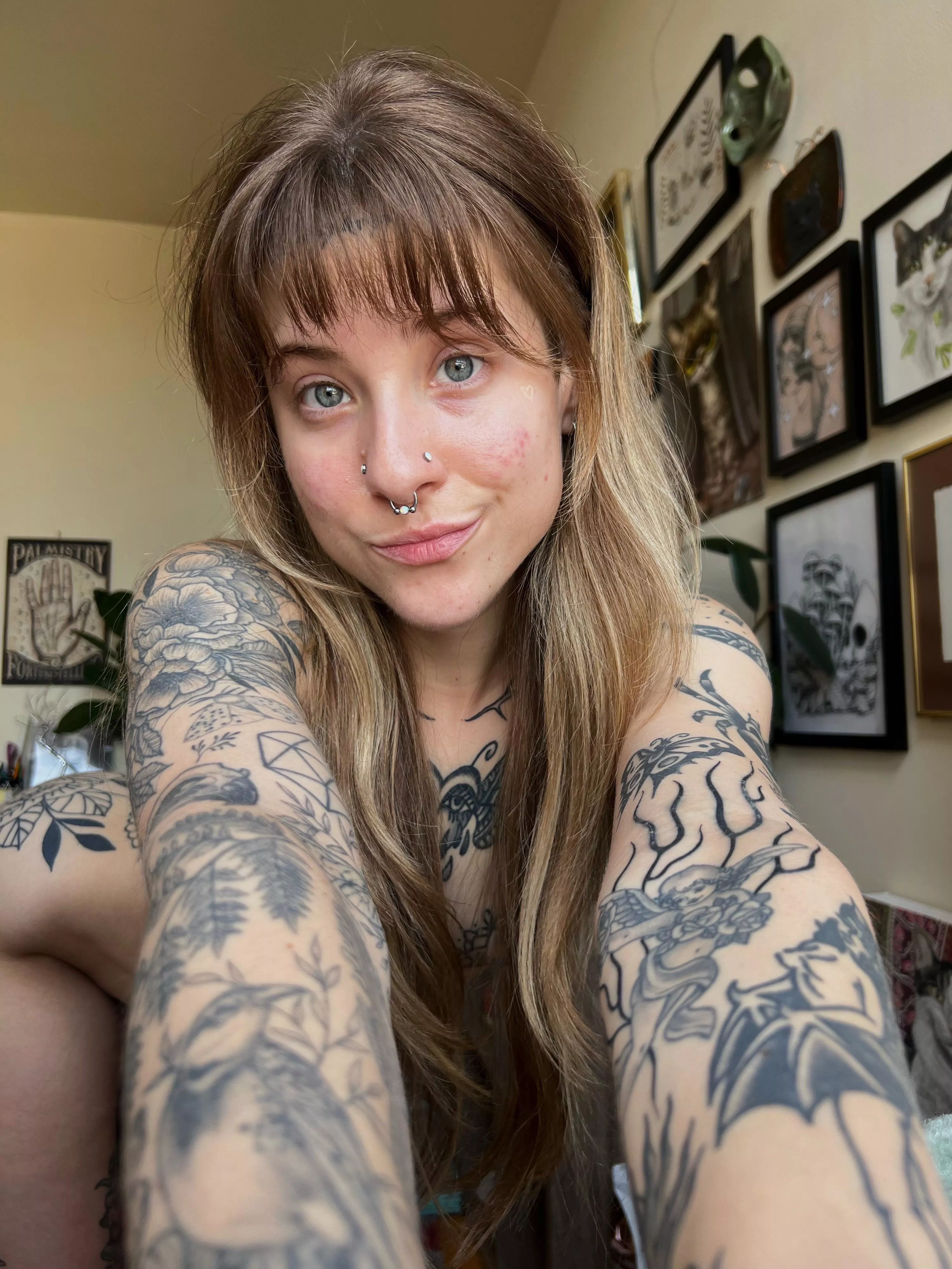 still kissable with no makeup?? posted by awlivv