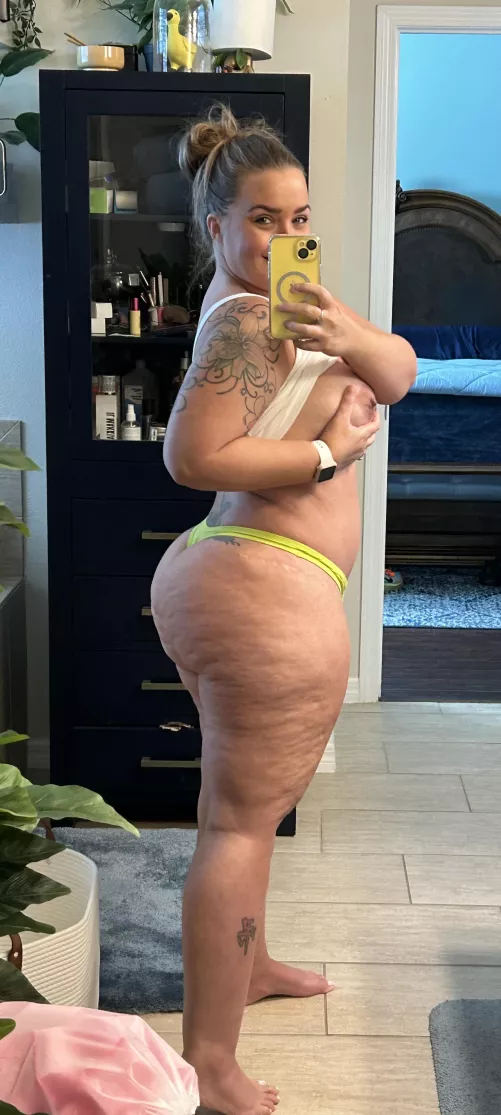 Thick thighs (f) curvy mom bod by NikkiNeedsMore