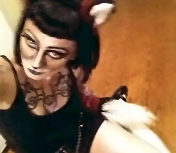 who's out here setting fox traps today? posted by IndigoNovaa