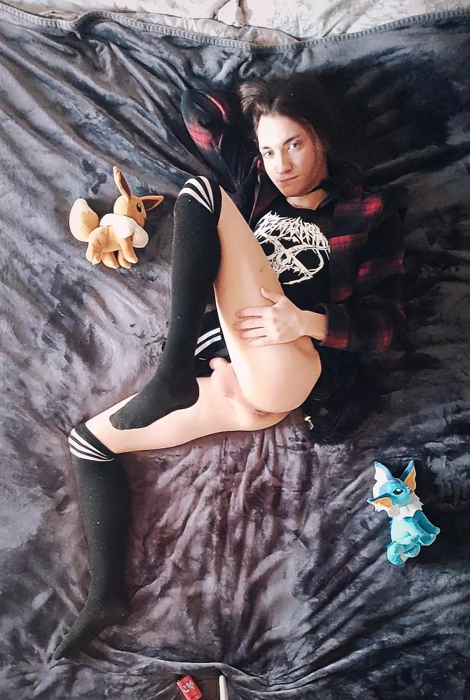 Would you like a dakimakura set with me on it ? 😸 posted by Bzew