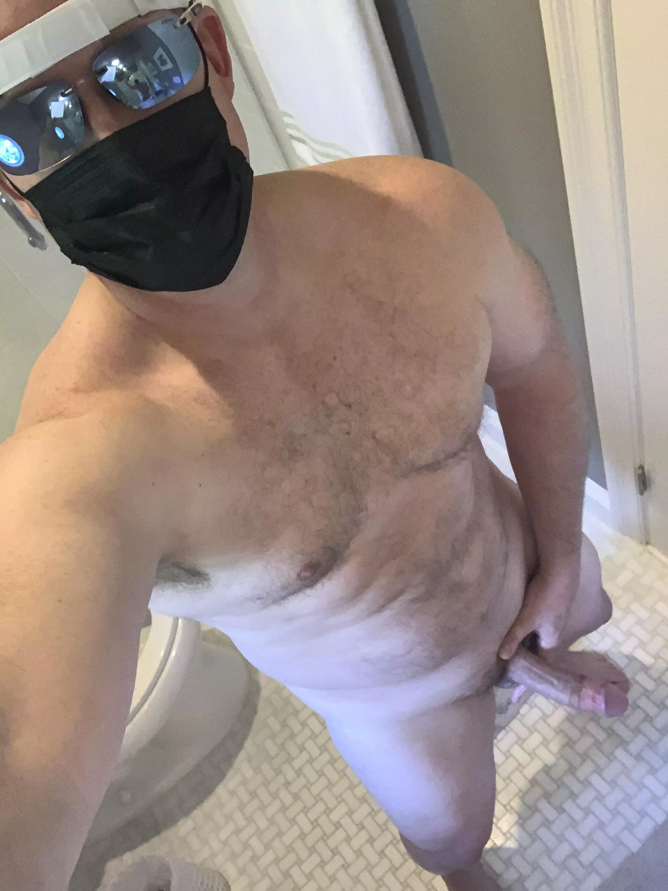 [48] showing off this dadbod posted by eric75a