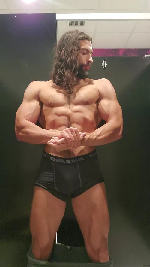 6'3 185lbs by Guava_juiceee