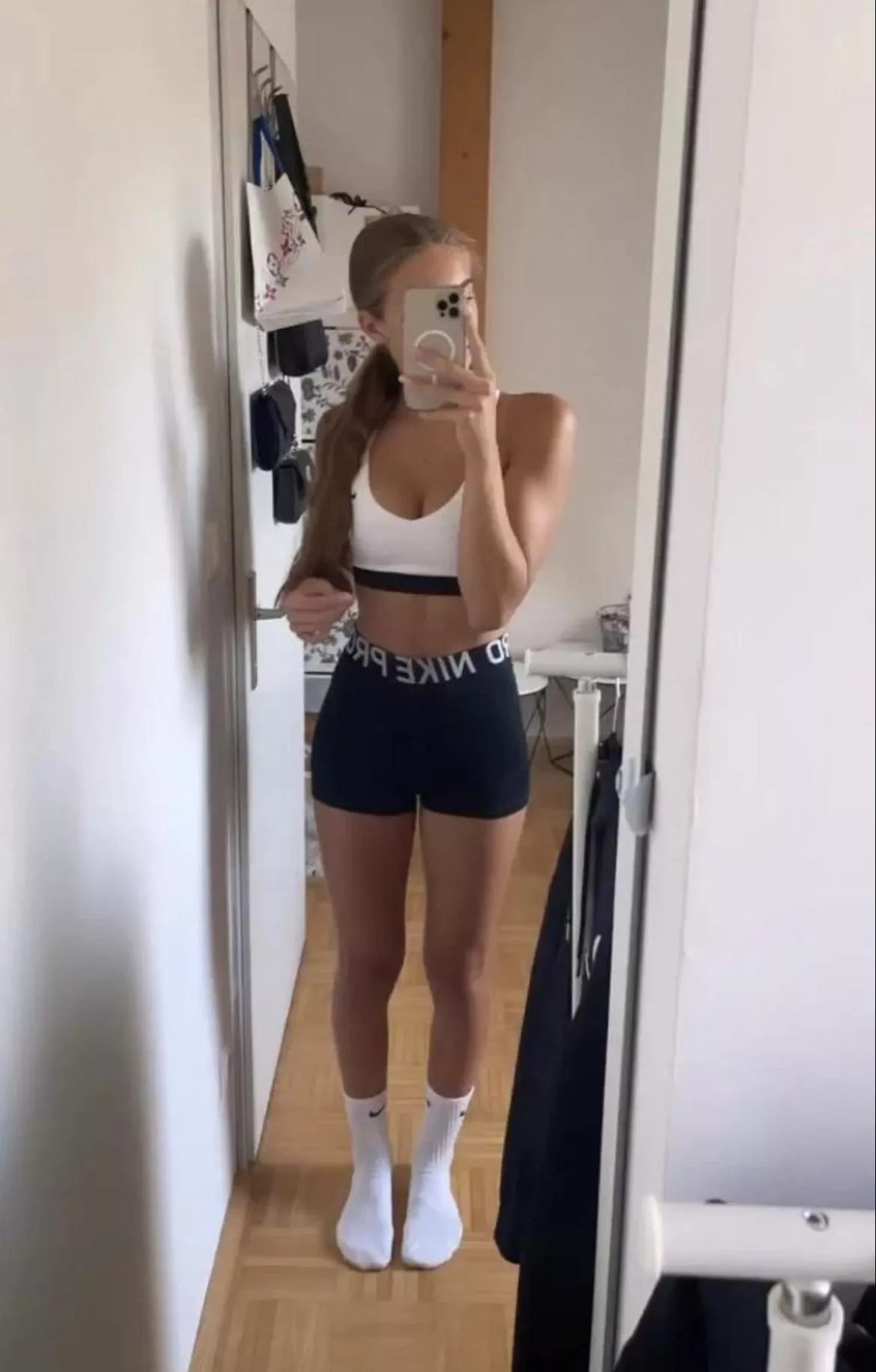 anyone wna trade pics posted by Appropriate-Tour-310