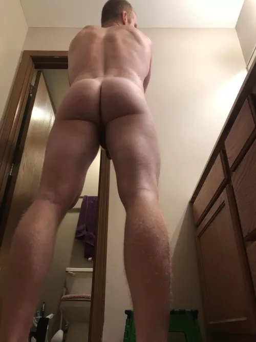 Are the glutes and hamstrings thick enough? by theAssman8108