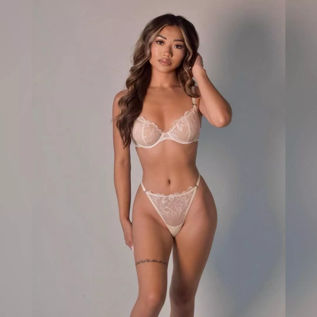 Asian in matching bra and panties posted by HonestRunner