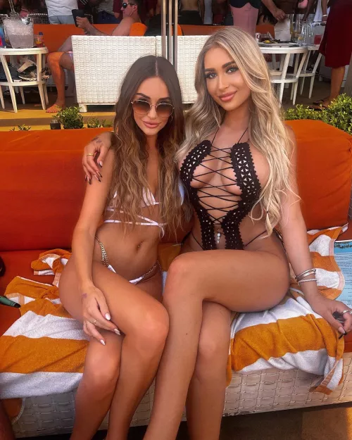 Blonde or brunette by dogsnolegs2