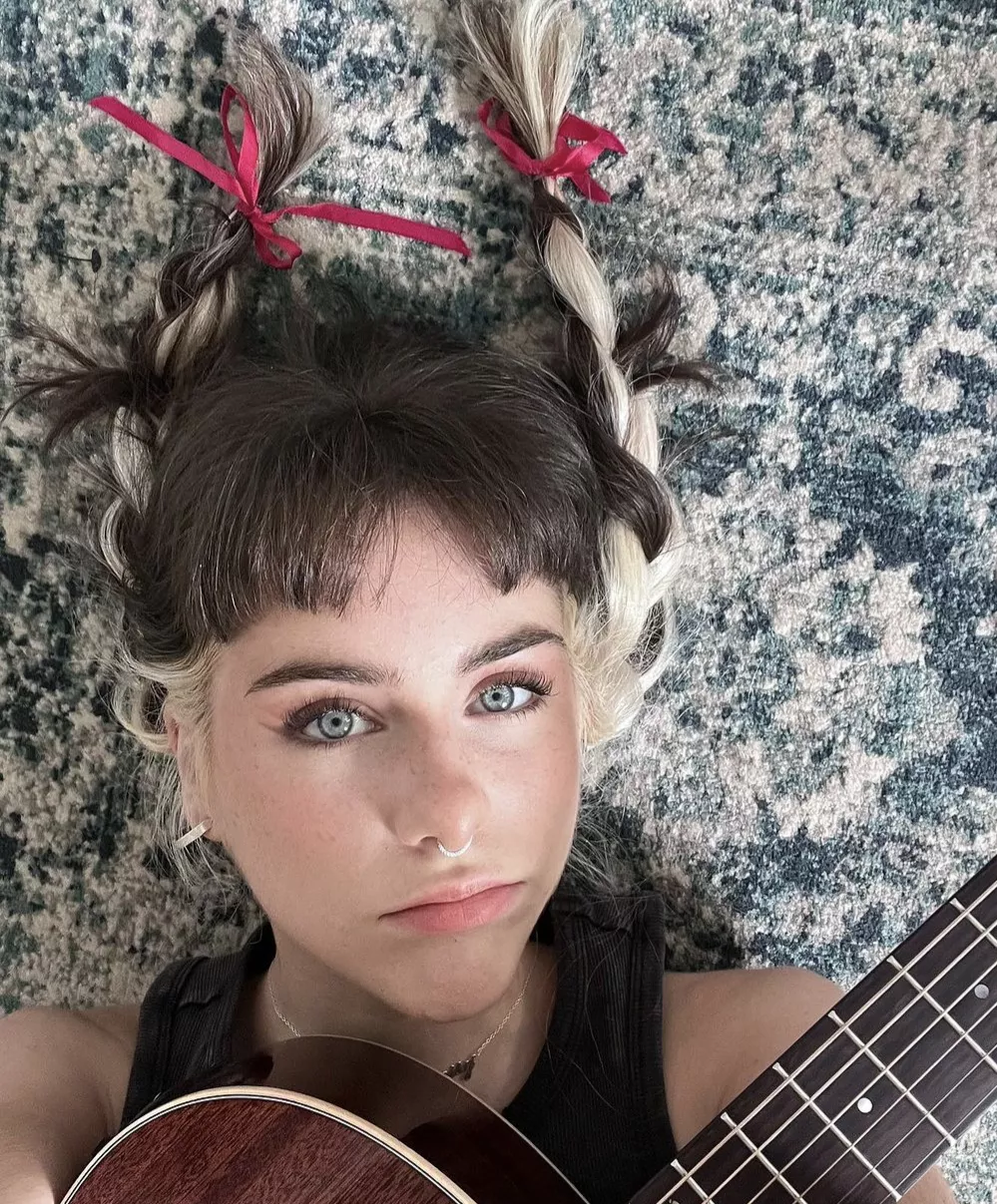 British model Dainty R posted by RedheadsWithBedhead