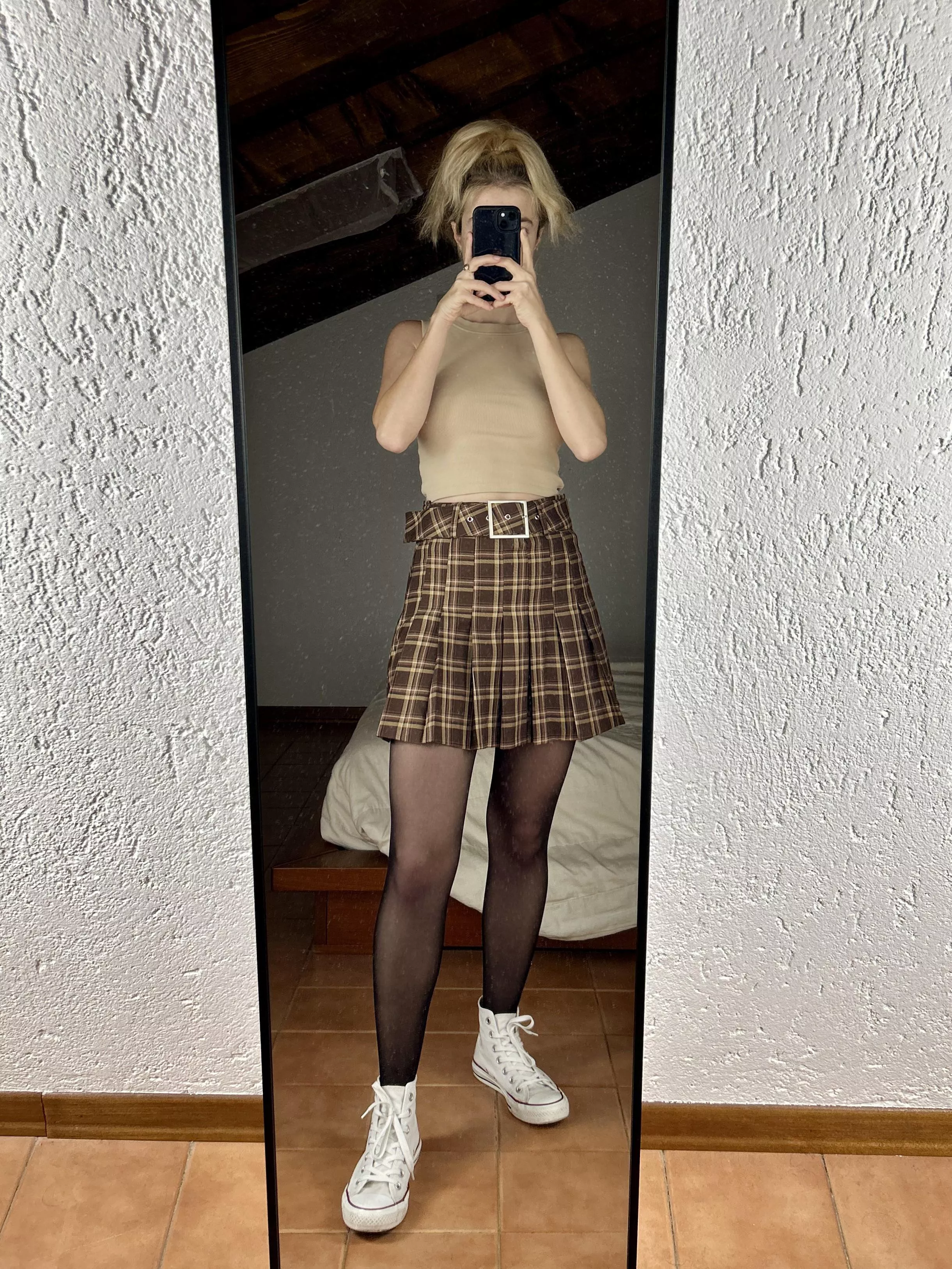 Club outfit tonight 😇 posted by borniebb