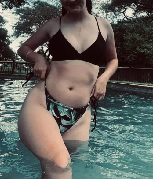 Cum and have a splash💦😏 by NoisyNiki