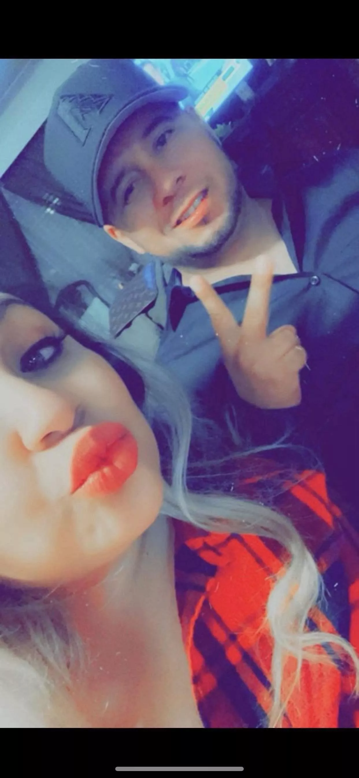 f40m37 looking for couples or single lady posted by noii1985