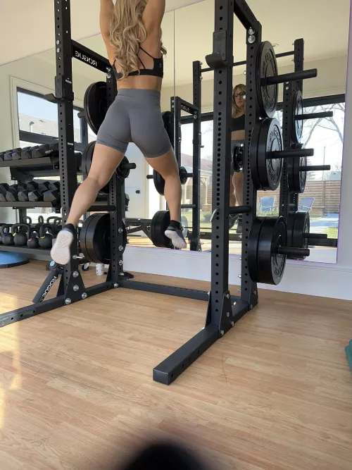 How does my ass look while I do a pull up? [F] by tarsalfunk50