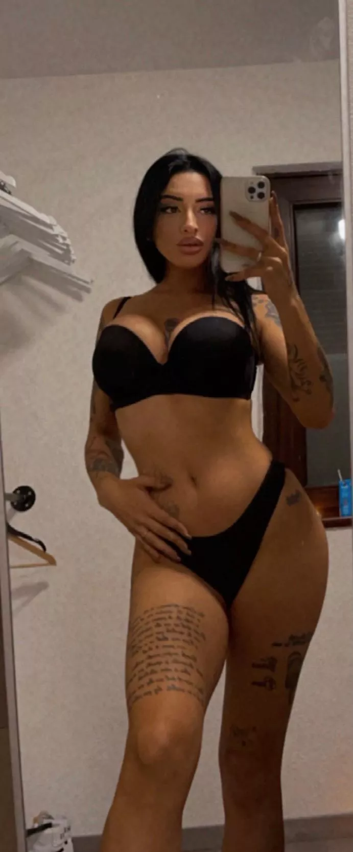 I Think you should poke my belly button no? posted by Bonnie_UY