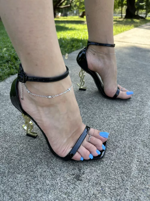 My new YSL heels by missheels077