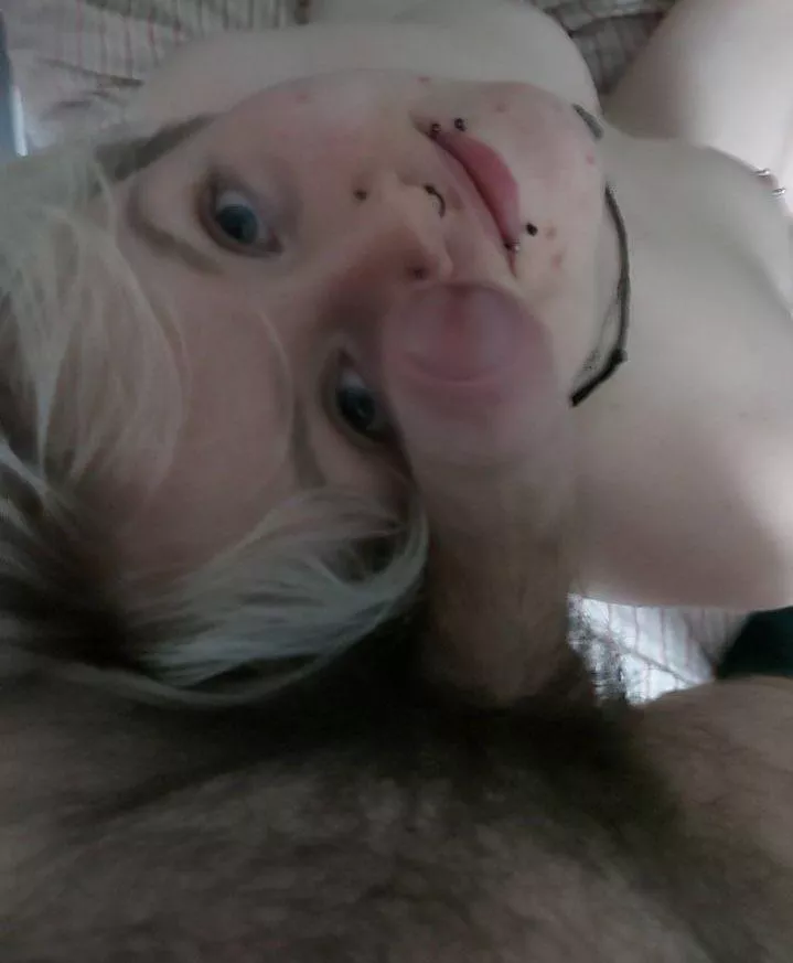 Short hair cockslut is happy to see you <3 posted by nsfwshiloh