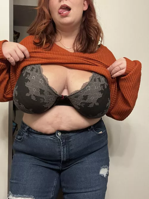 Showing off before a date by Ladytrilia