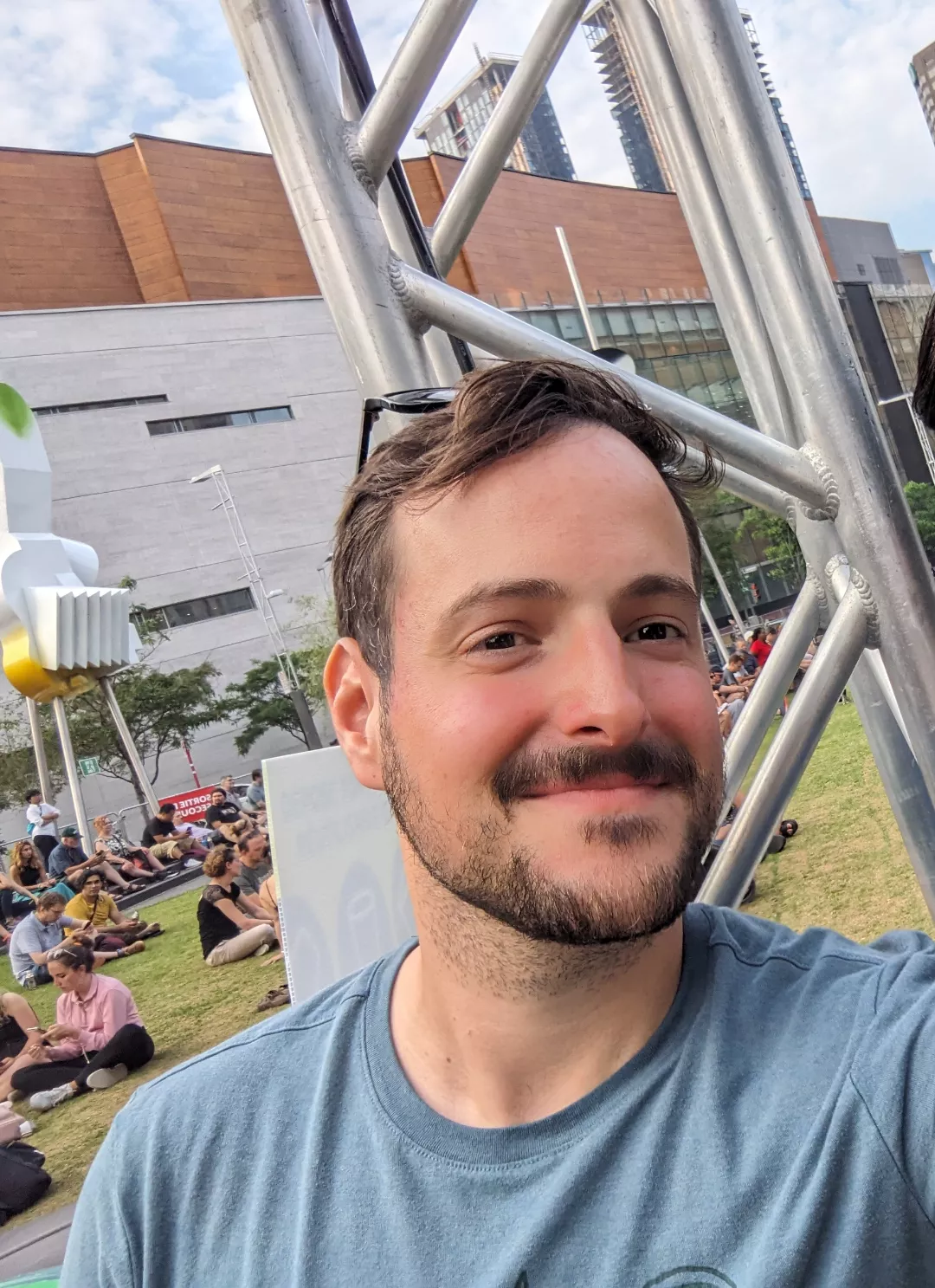 Taking advantage of the outside music festivals posted by sideways_hotdogs