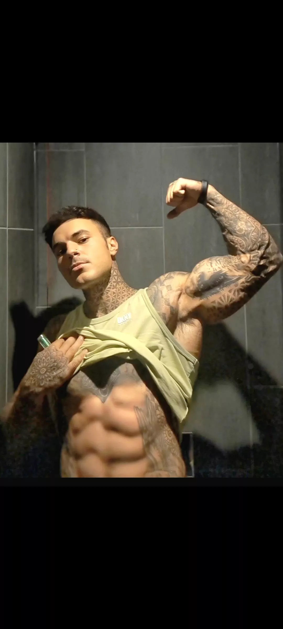 Your gym locker view posted by bahamianDowel769