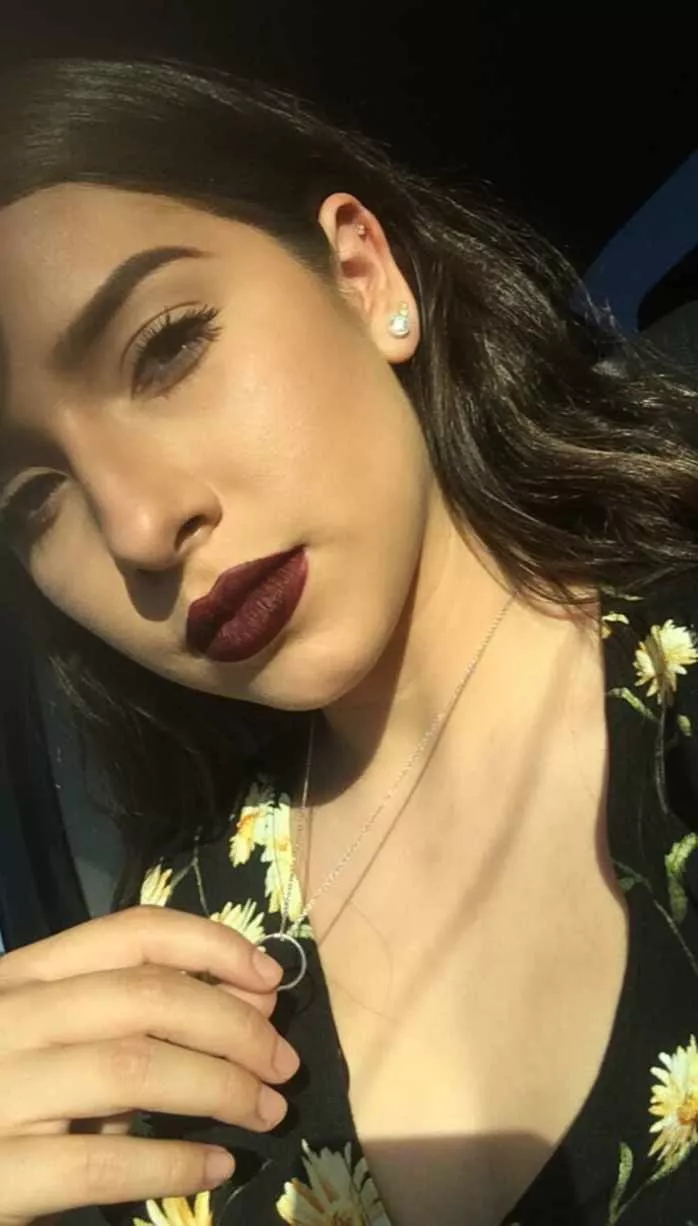 22 [F4M] Bored And Lonely Need Someone To talk and have Some Fun Snapp me : bea_thomp1 posted by LeilaSchubert