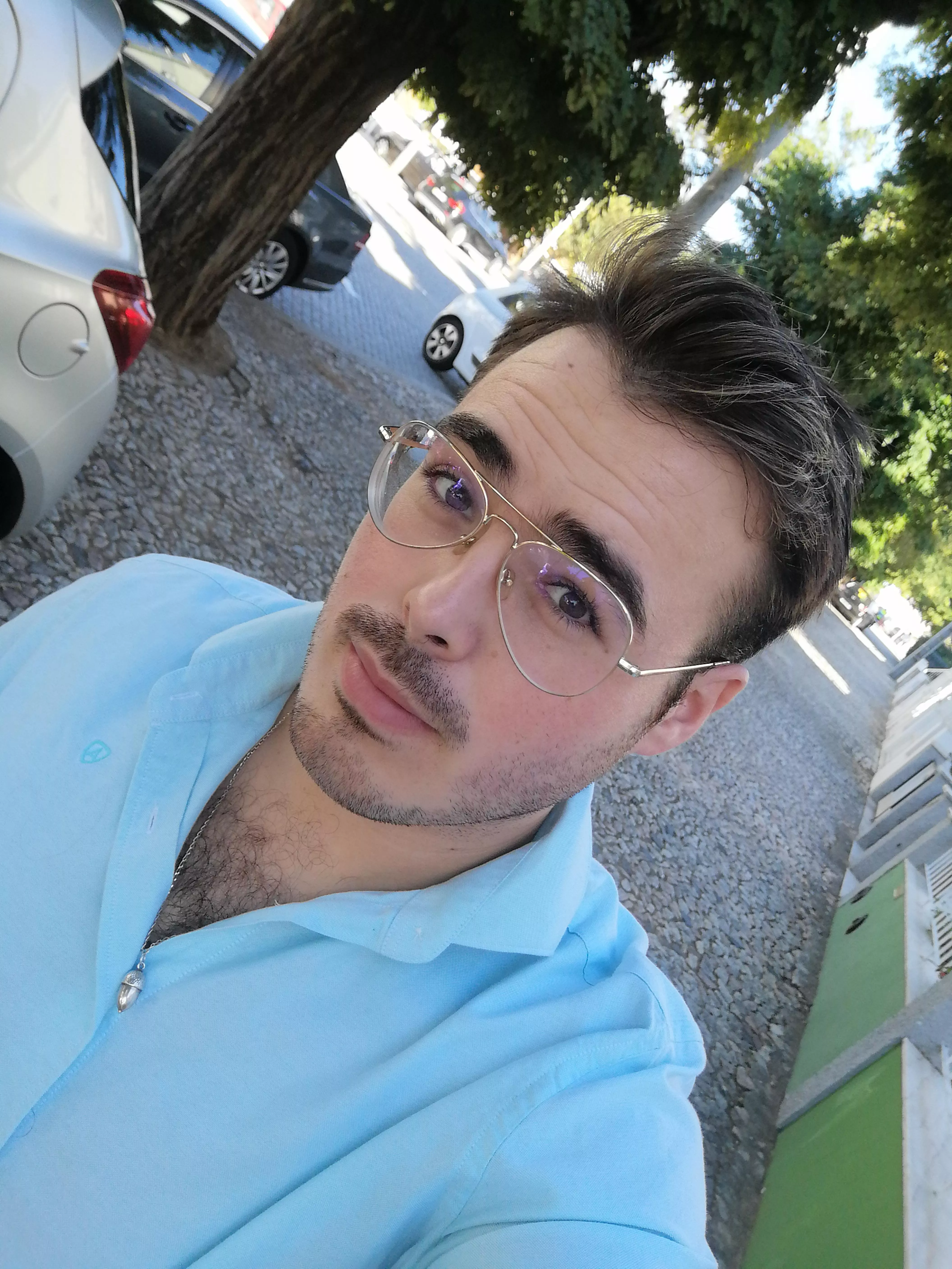 Autumn is here, hope you all have a nice Sunday 😁 posted by Cess6697