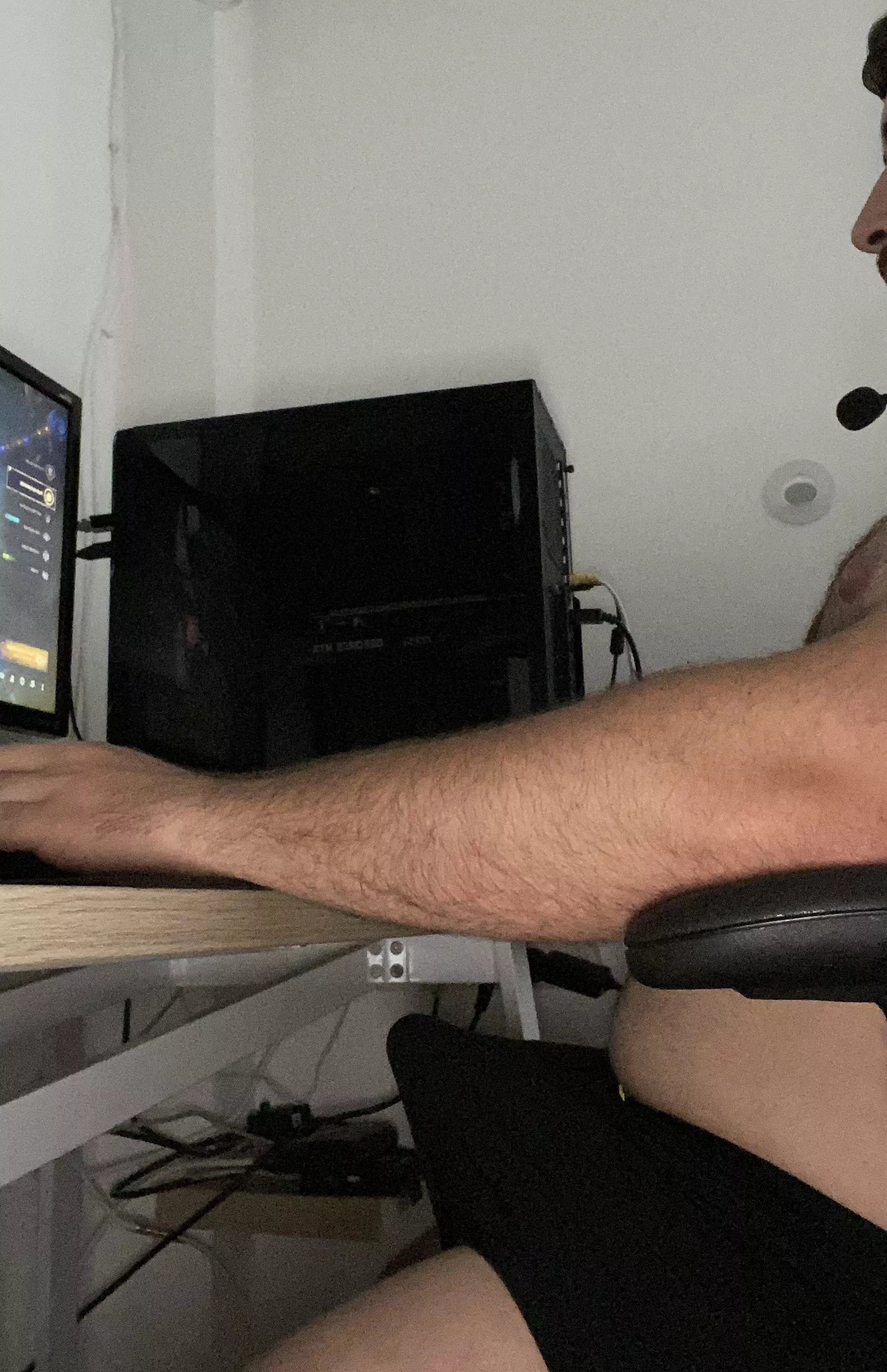 Care to help? 🐻🎮 posted by aCyberGhost_