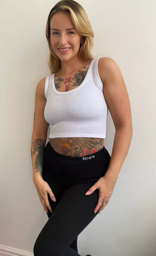 cropped enough? by minierentq