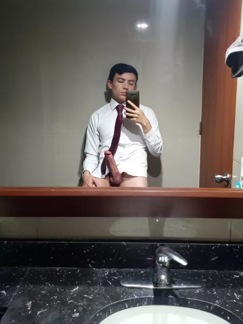 Do you stretch at work? by NeotropicsGuy