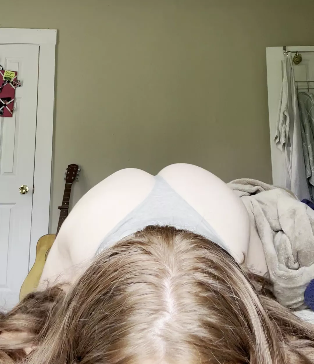 Don't let me lift my head 🙈 posted by 2FacedG3m1n1