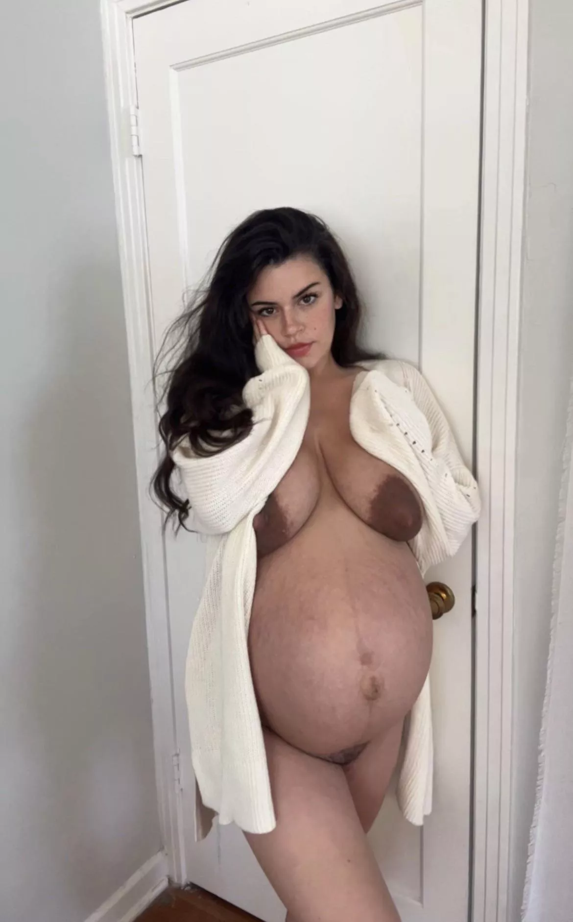 For your pregnant kink 😘 posted by thehollyharper