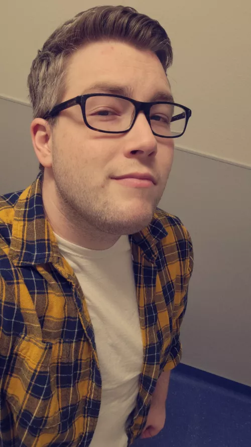 Good hair days and outfits on point deserve selfies. 😁 by UndercoverClues94