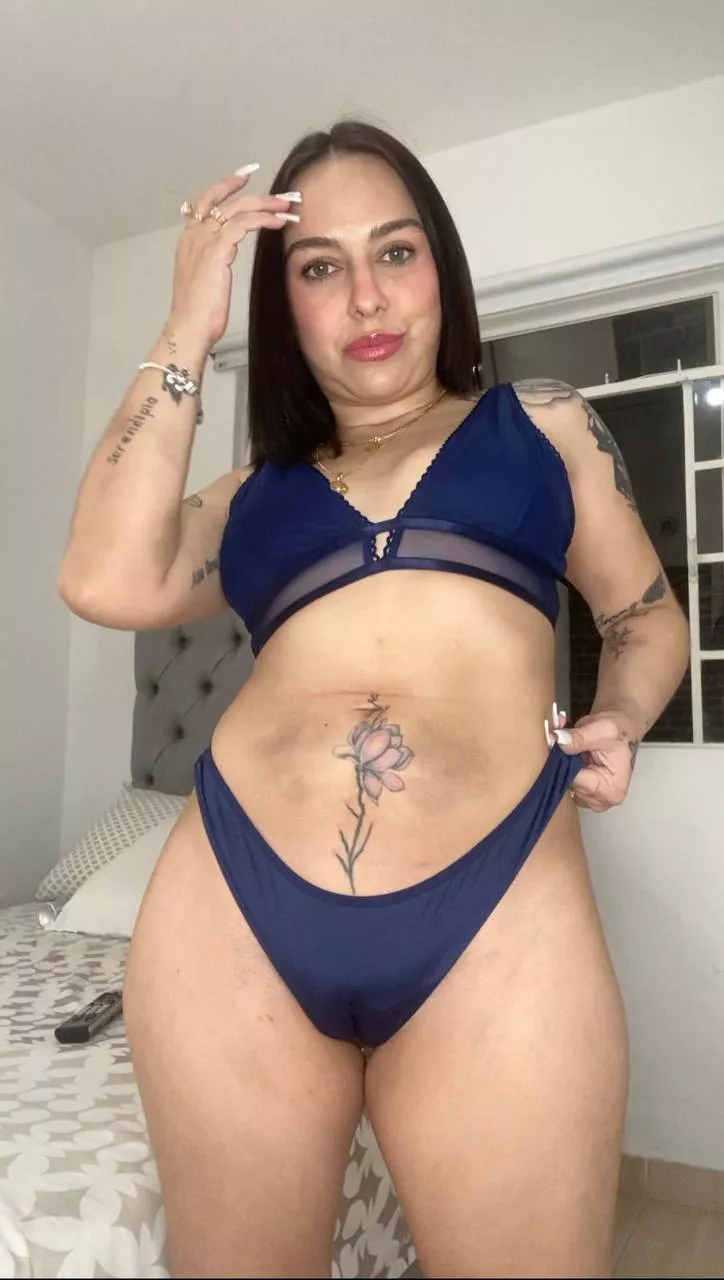 I think my lips need a kissing buddy posted by SnivelingToad