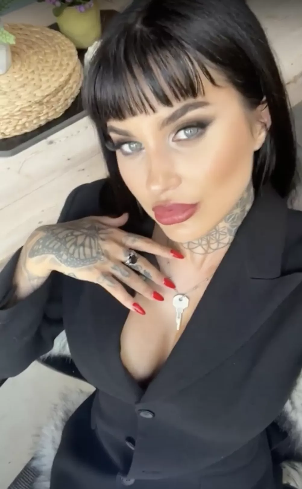 If you serve me good, I will wear your key proudly 😈 posted by starklyFeign