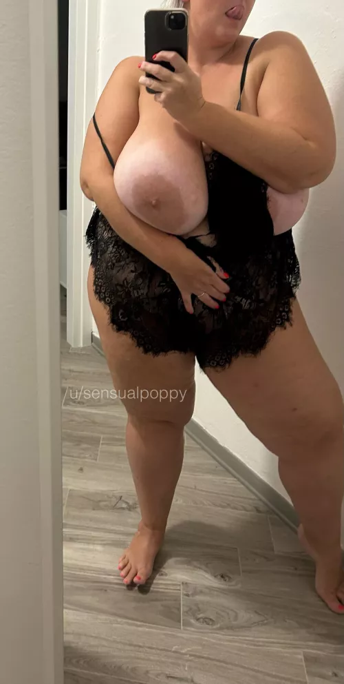 I'm happy to wish you a happy Sunday... by sensualpoppy