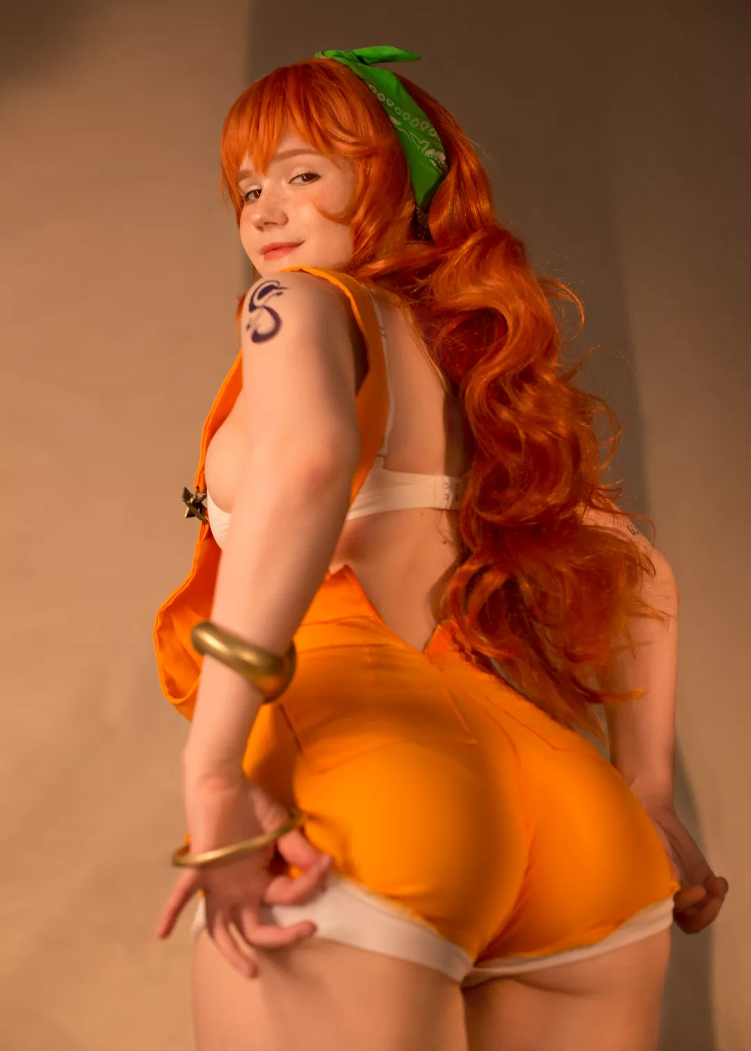 Nami cosplay by Neyrodesu posted by Neyrodesu