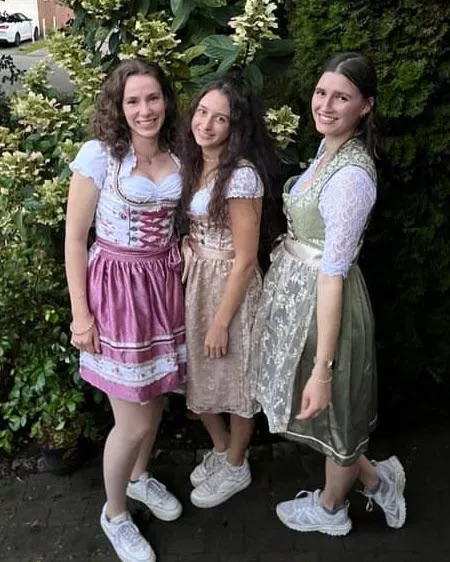 Oktoberfest Babes posted by ralfm97
