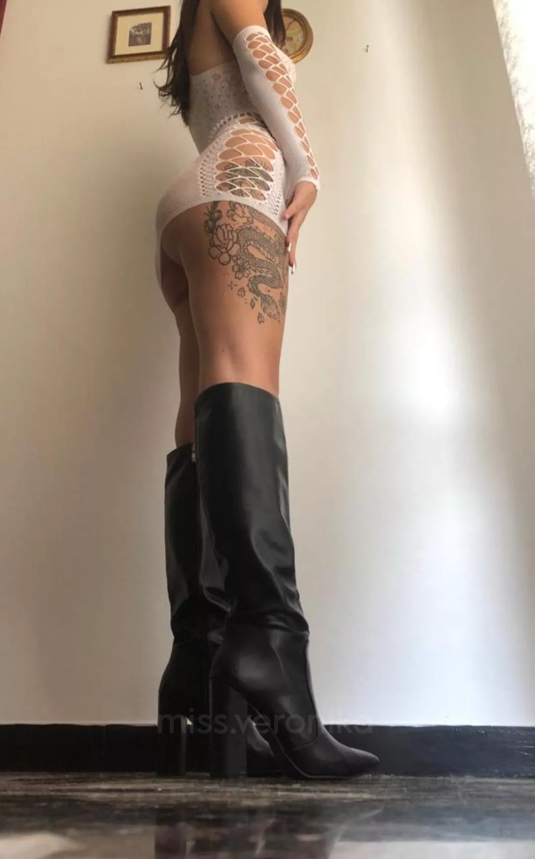 On your knees and make my boots shiny slave 😈🖤 posted by Miss_Veronika