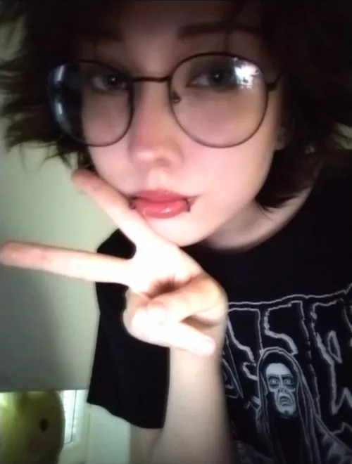 tell me something about yourself :) by sk313t0nb0105