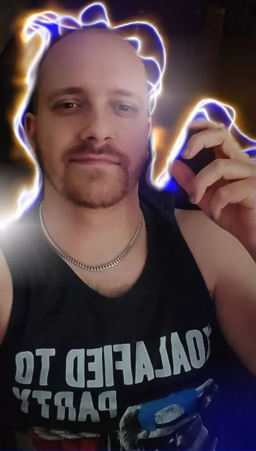 To celebrate finishing Sea of Stars I took a shocking selfie by Adric_Black