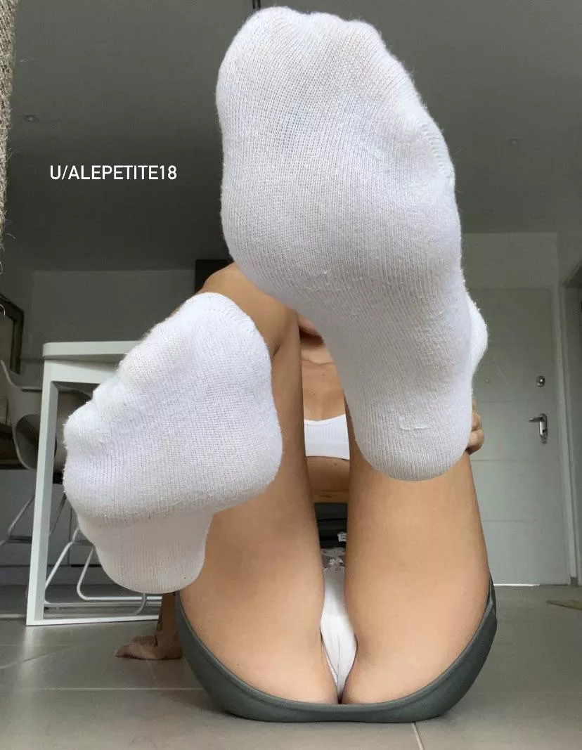 white socks r so attractive posted by alepetite18