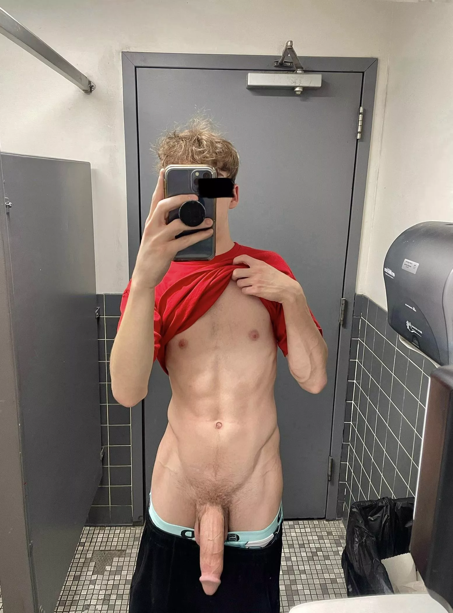 who wants to meet me in the stall? 🤫 posted by Wild_Golf3494