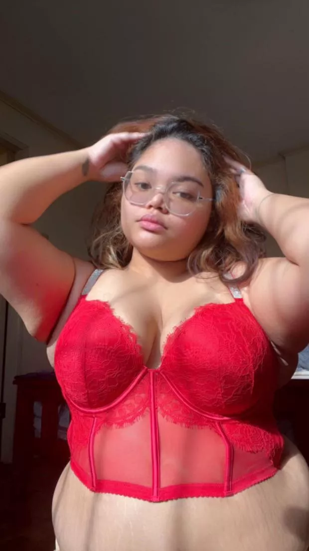 You see red? I see getting laid in bed yes? (F22) posted by Imyournext__