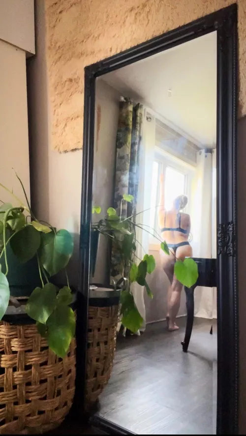 A dirty mirror always has a story to tell… by Spicymama888