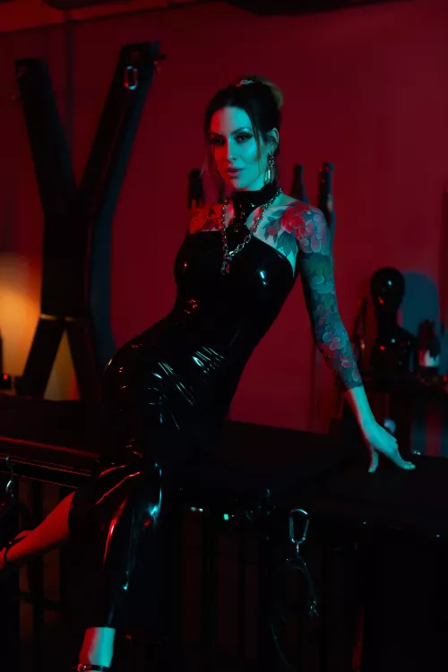 Dont be shy. Come and take a seat 😈 by UnleadedDefile705