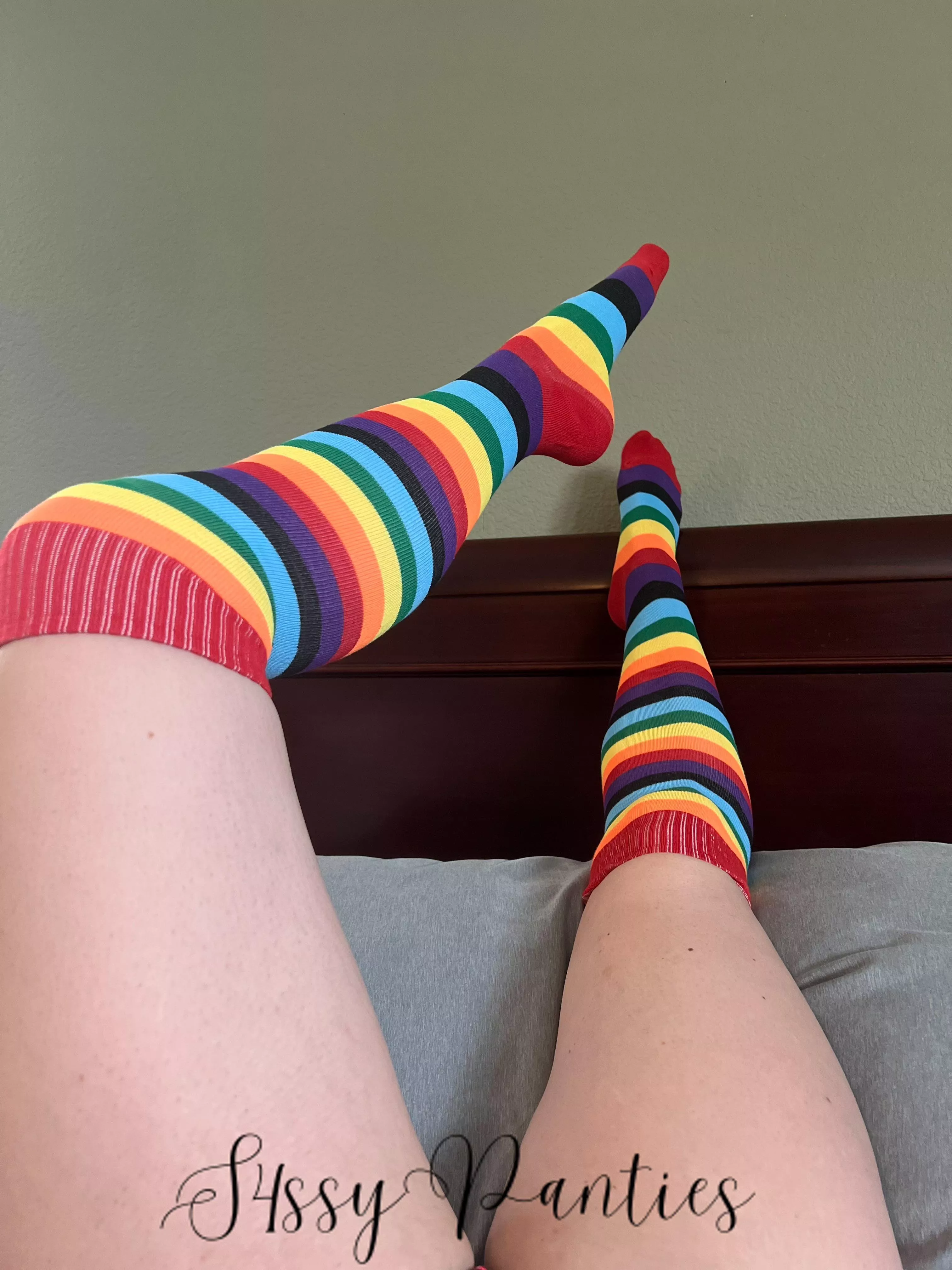 From sweaty gym socks to sexy thigh highs, I got socks for you. See pinned post for my sock drawer & sale info. Dm to get yours. [selling][usa] Starting at $20 posted by S4ssypanties