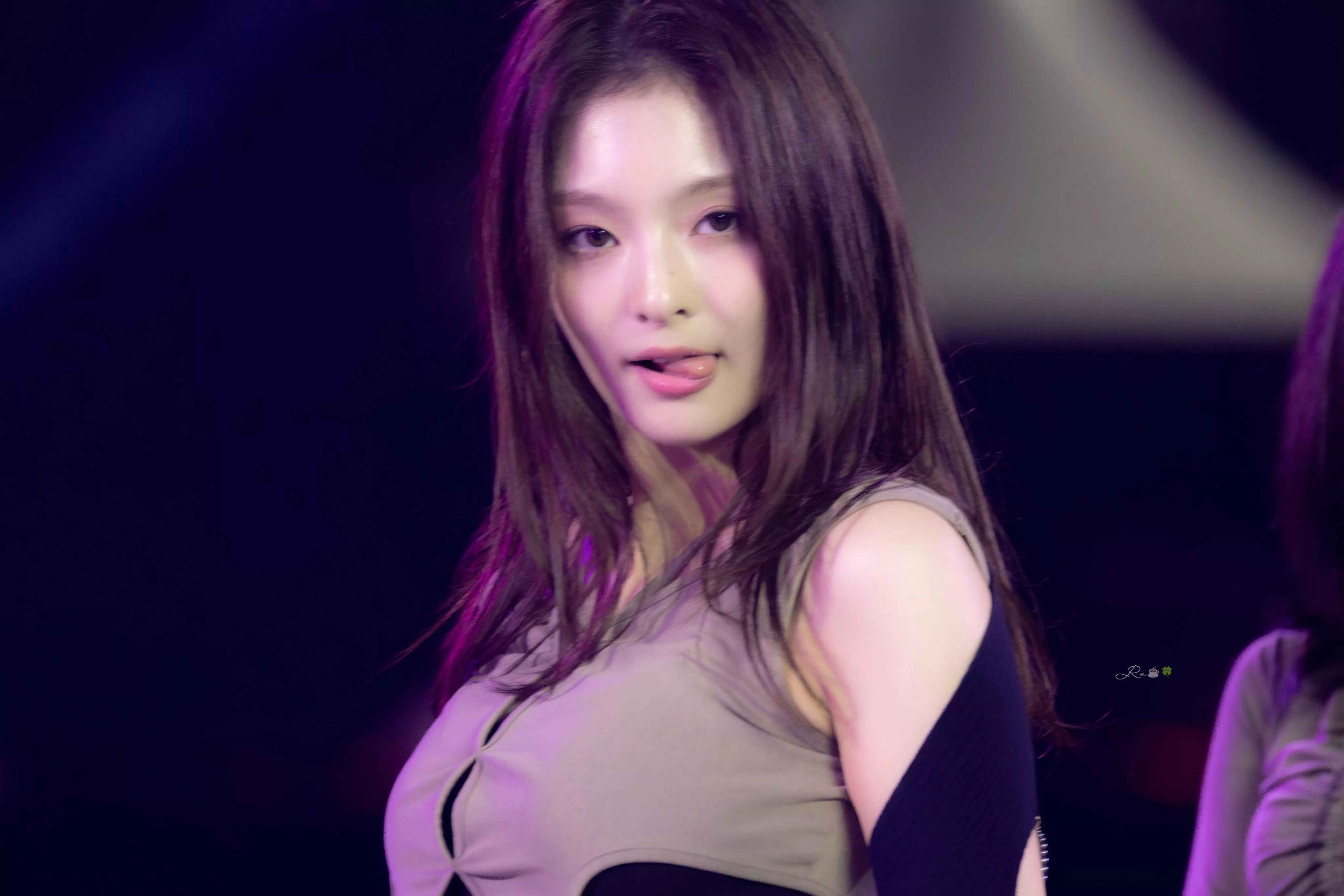 Fromis_9 - Nagyung posted by LilUzzuVert