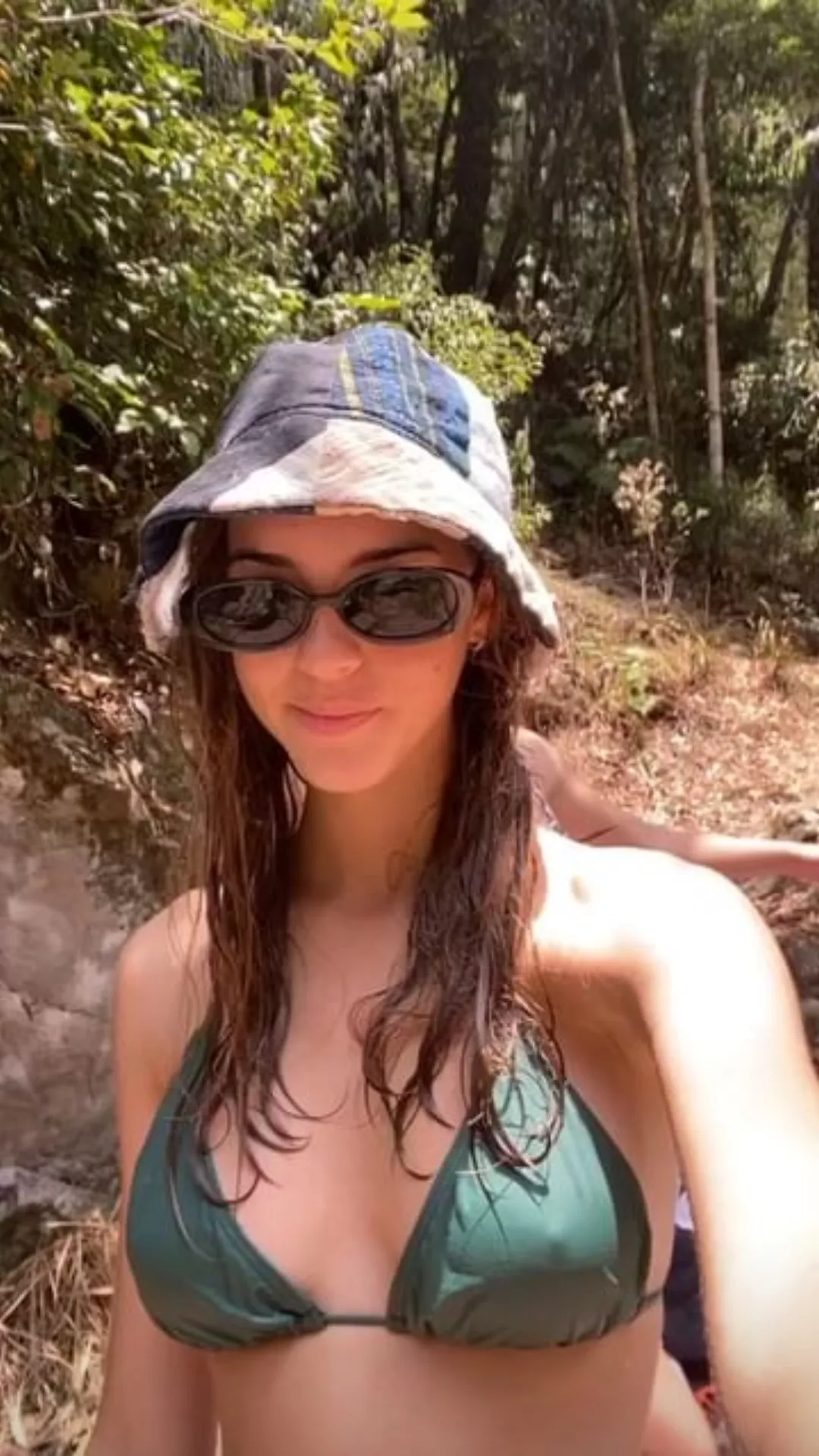 Green top posted by Tekekz